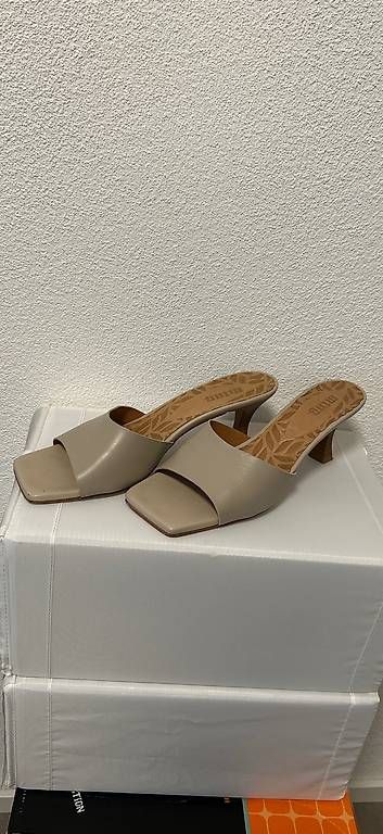 Scarpe da donna: Müli aus Leder, Gr. 39 – Usato da Romanshorn venduto da valena01 1