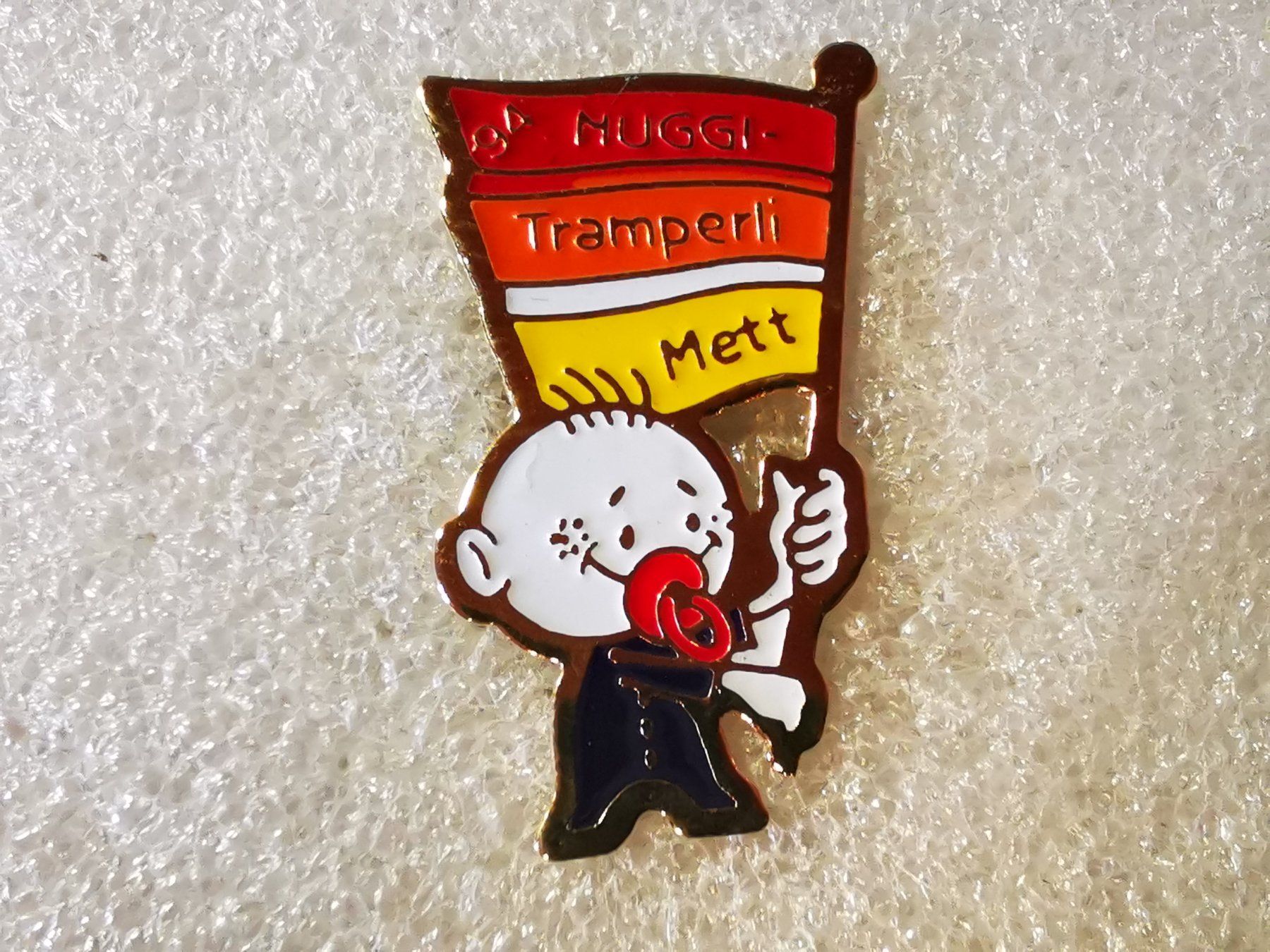 Plaketten & Abzeichen: Ansteckpin 144: Nuggitramperli Mett – Gebraucht aus Oppligen von Pin-Fall-Shop