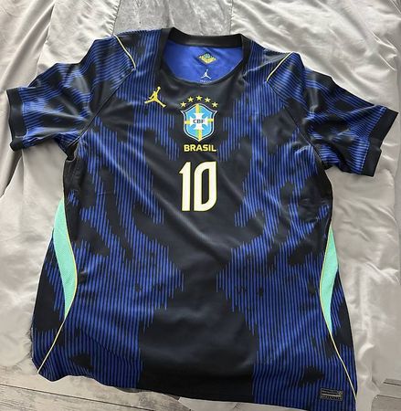 Original Brasilien Auswärtstrikot Neymar Jr. #10 Gr. L