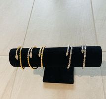 Elegantes Strass-Armband mit Schlangen-Design