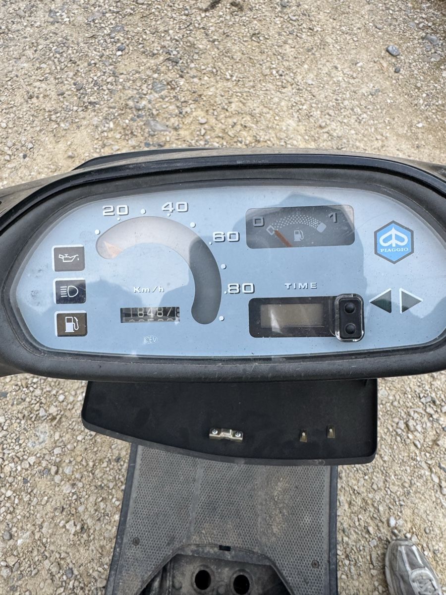 Piaggio Scooters: Piaggio Sfera NSL 50ccm Ab platz – Défectueux à Büren an der Aare par erk_sdp8 7