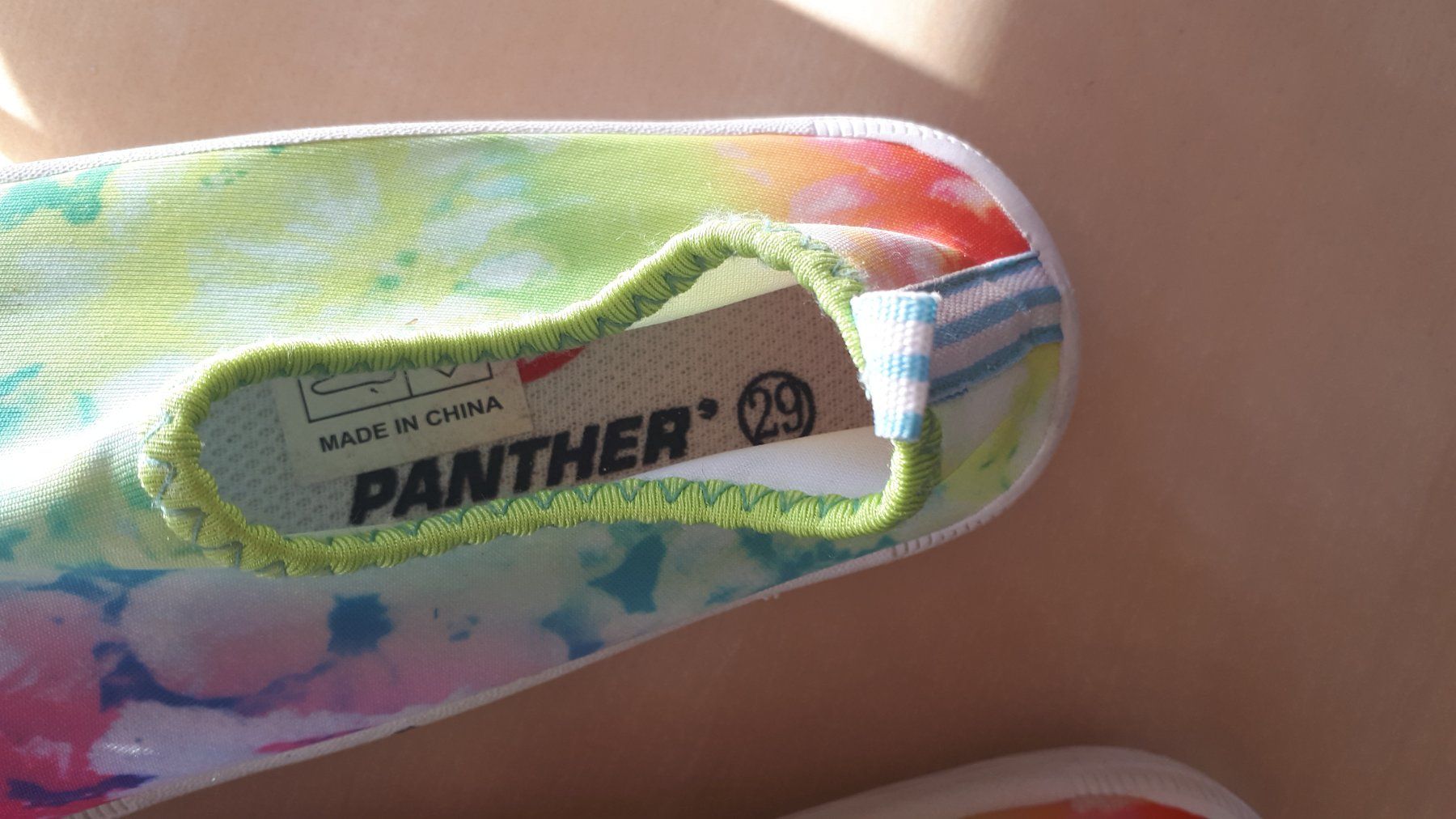 Scarpe per ragazzi: Badeschuhe Gr 29 Panther – Usato da Steg im Tösstal venduto da martinkreisl 2