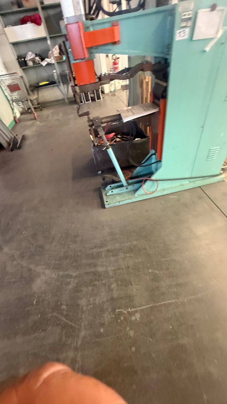 Postes à souder: PUNKTSCHWEISSMASCHINE – D'occasion à Aedermannsdorf par sam_9kng 9