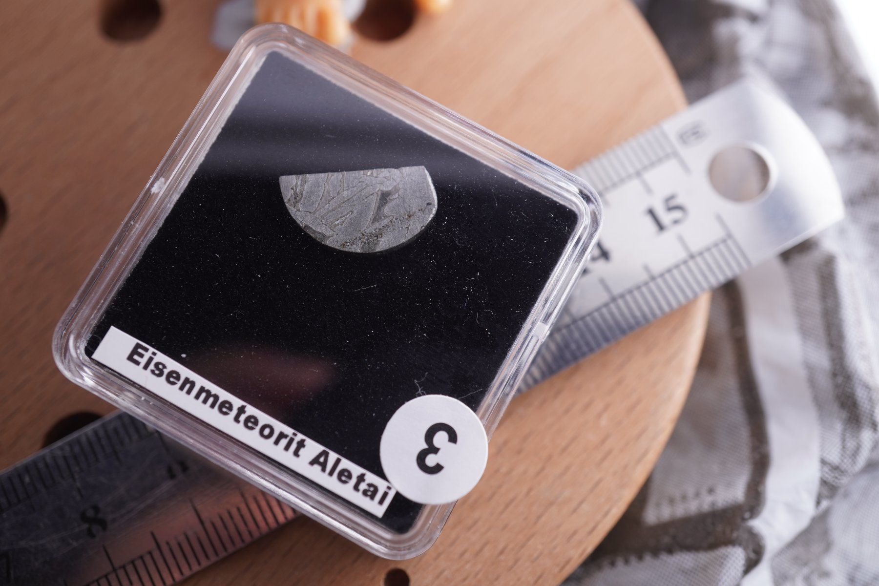 Minerali & Pietre curative: Eisenmeteorit Scheibe   Aletai    Ab 1.- – Nuovo e nell'imballaggio originale da Eschenbach SG venduto da topstone 2