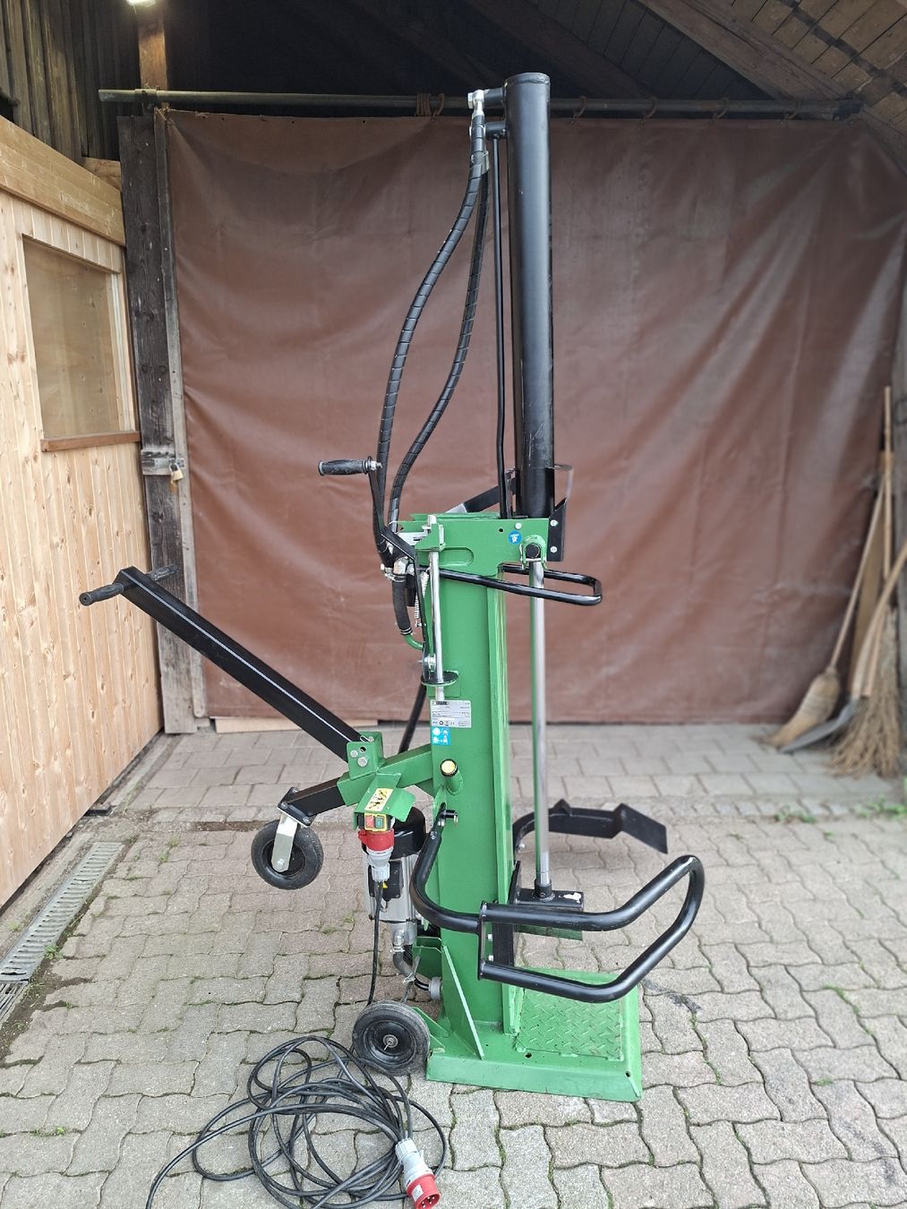 Tutte le macchine: Holzspalter 14 Tonne, 400V – Usato da Niederuzwil venduto da peter. 1