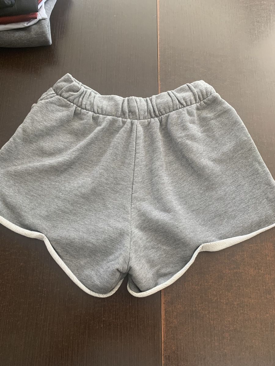 Hosen: Short taille L – Gebraucht aus Domdidier von qatar1973 2