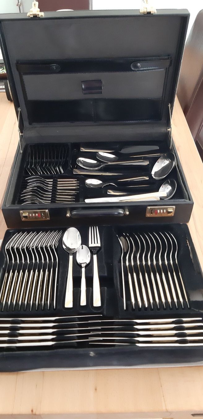 Set di posate: Besteckkoffer 70-Teile, 12er Set – Usato da Balterswil venduto da Jolie6 3