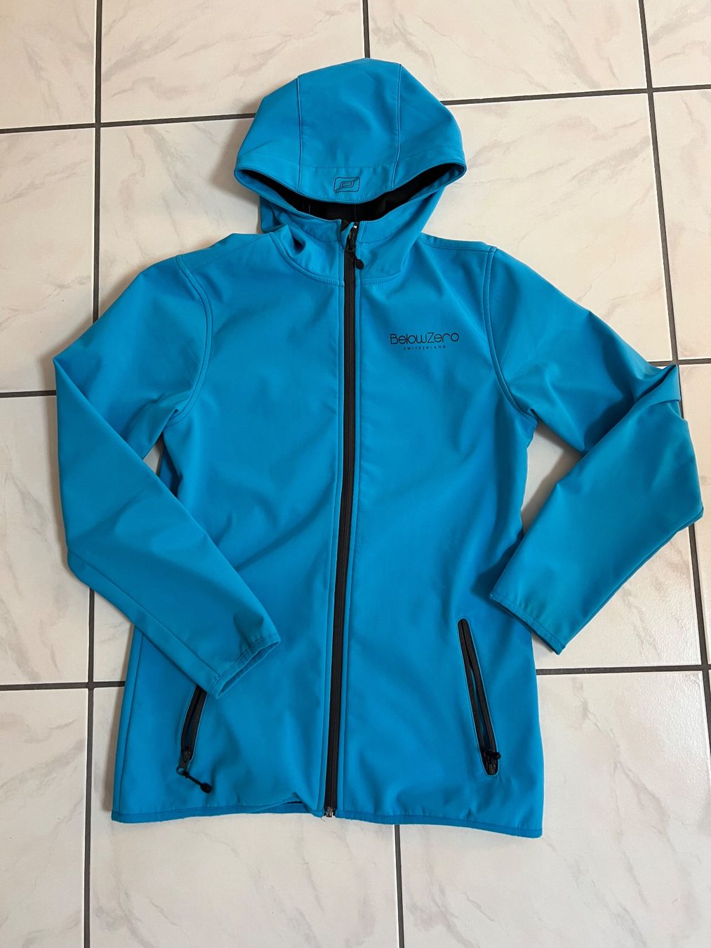 Vestes: BelowZero Softshell Jacke, Gr. XS, hellblau – D'occasion à Oetwil am See par Traktord150