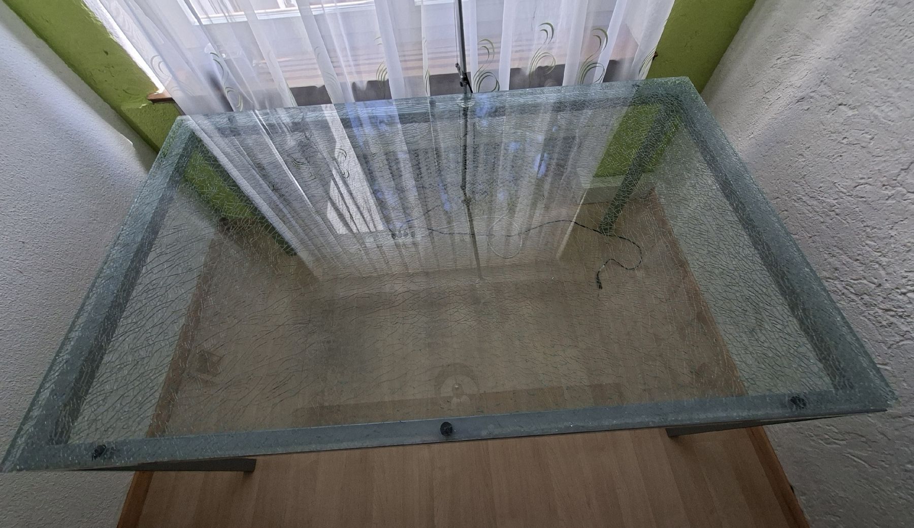 Tavoli: Tisch aus Crashglas – Usato da Emmenbrücke venduto da Minejapa 3