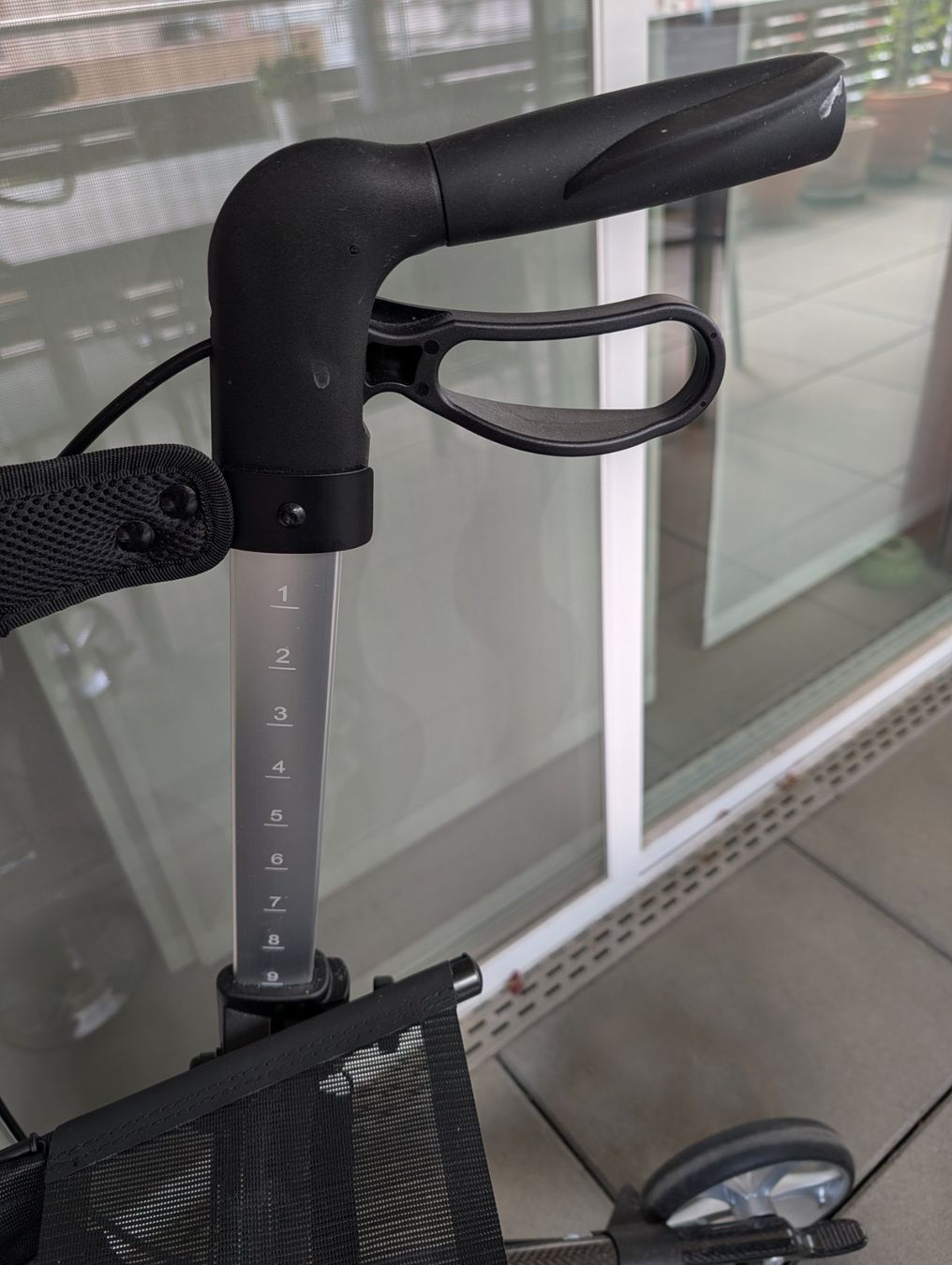Gehhilfen: Gepard Carbon Rollator, sehr leicht und stabil – Gebraucht aus Niederönz von kar_p8kj 3