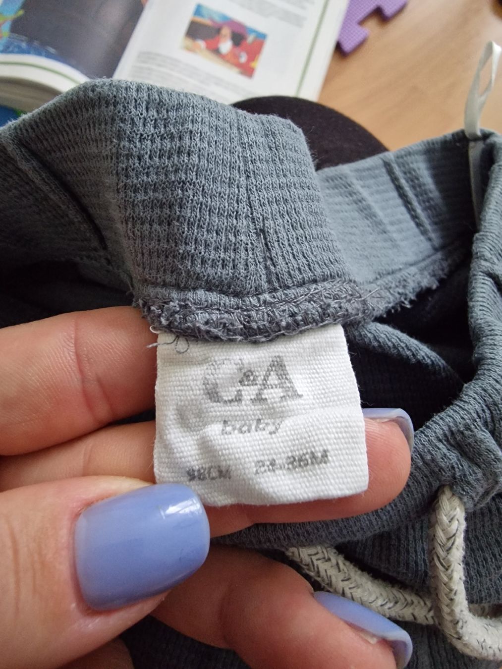 C&A Pantaloni: Kurse Hose 98 – Usato da Schliern b. Köniz venduto da Jemy94 1
