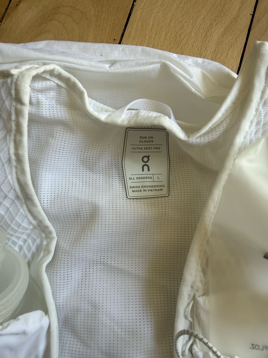 Gilet & Giacche: On Trail Vest – Nuovo (secondo la descrizione) da Bern venduto da Laufsport3000 1