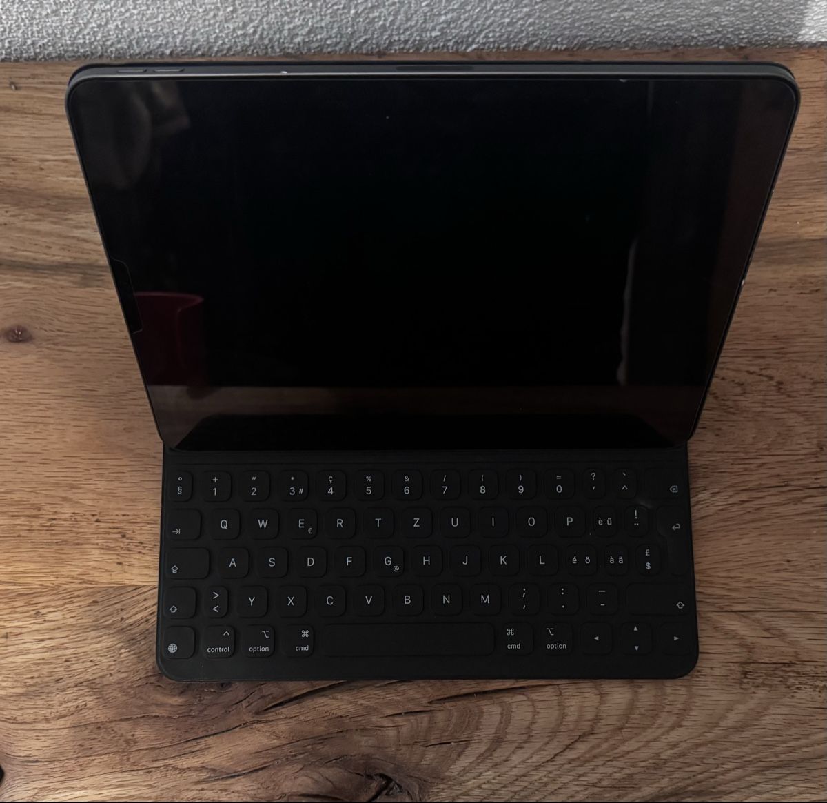 Apple Tastaturen: Apple Keyboard Folio CH Layout – Gebraucht aus Russikon von TCE_9 1