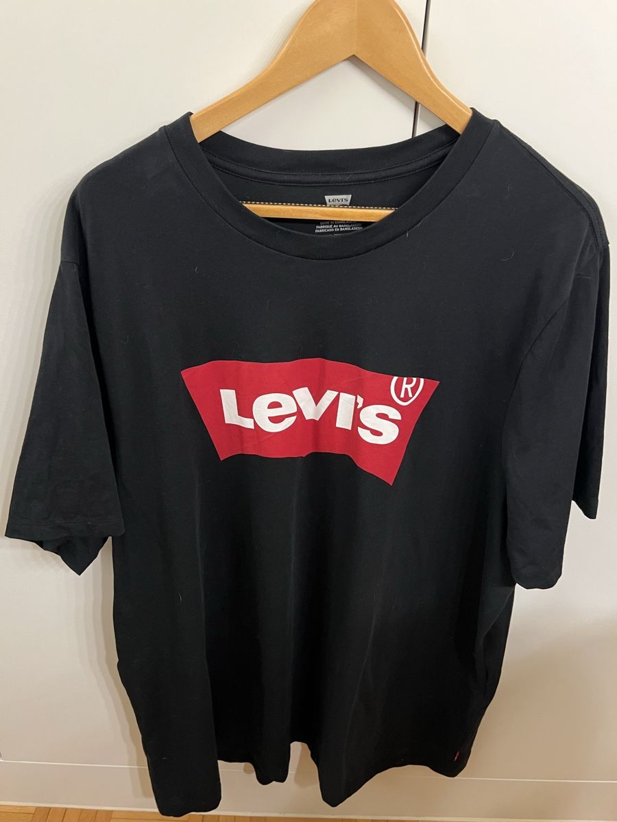 Levi's T-shirt: T-Shirt Levi's Schwarz Grösse 2XL – Usato da Chur venduto da ZATO