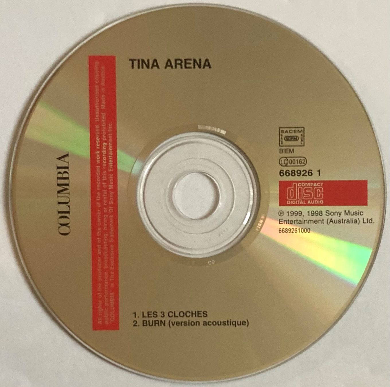 CD: TINA ARENA - LES 3 CLOCHES – Usato da Poliez-Pittet venduto da Newtown-Records 2