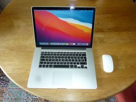 Apple MacBook Pro 15 Zoll mit Magic Mouse guter Zustand