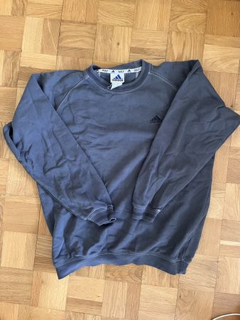 Adidas Sweatshirt