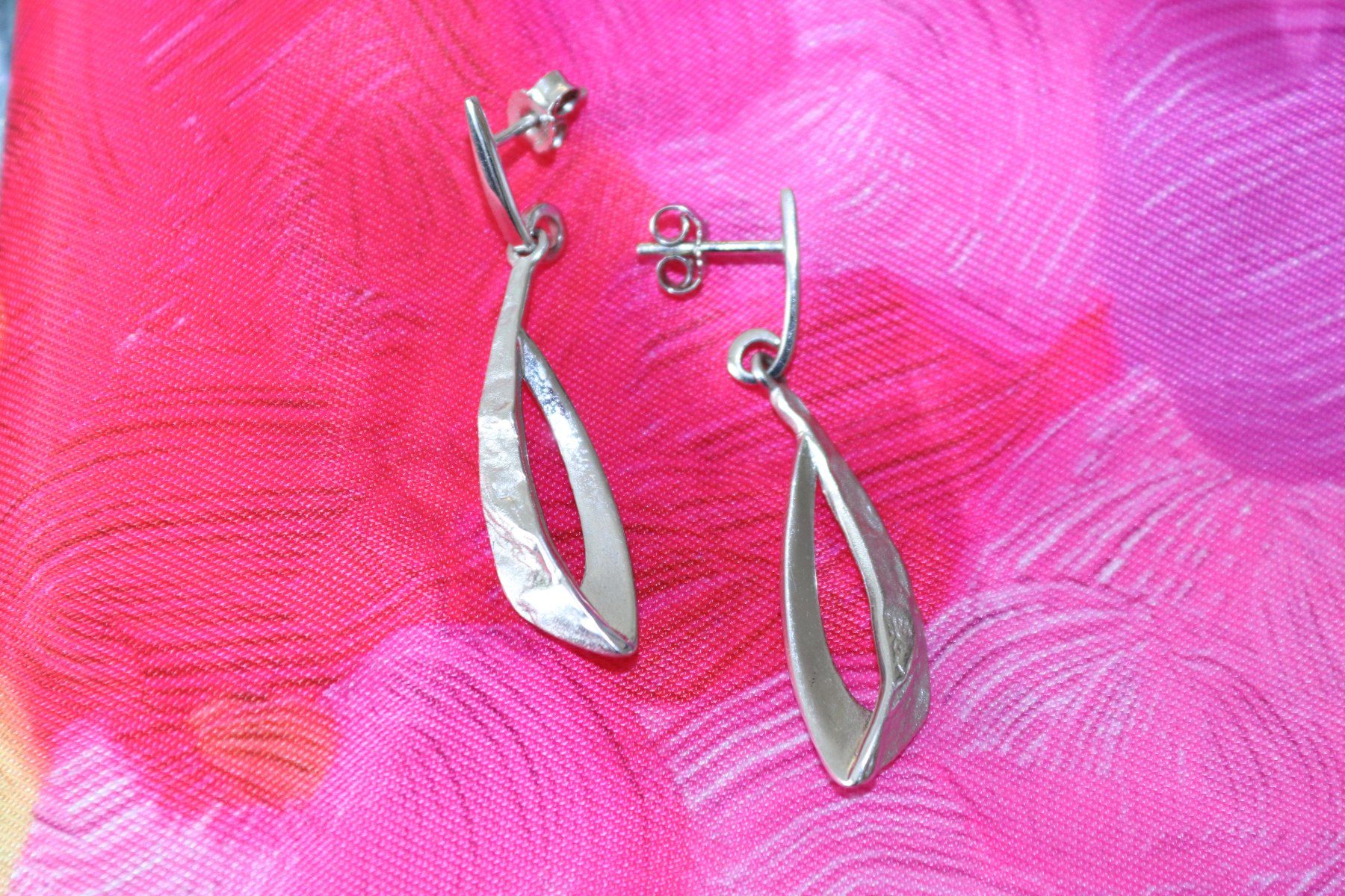 Ohrringe & -stecker: Boucles d'oreilles argent 925 design moderne – Gebraucht aus Biel/Bienne von poison60