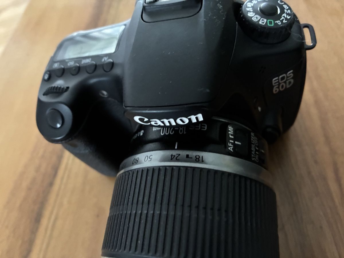 Canon Fotocamera: Canon EOS 60D Set mit Objektiv und Blitz gebraucht – Usato da Zuzwil SG venduto da simbo11 3