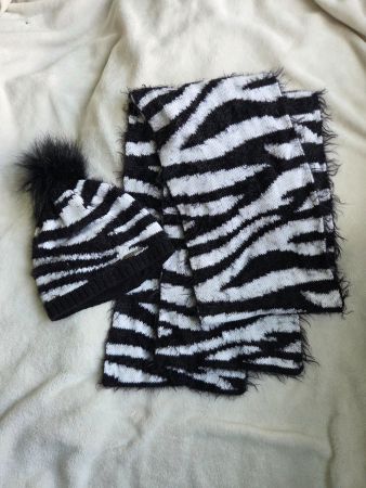 Bonnet + écharpe zèbre très douce marque Capo ado/adulte