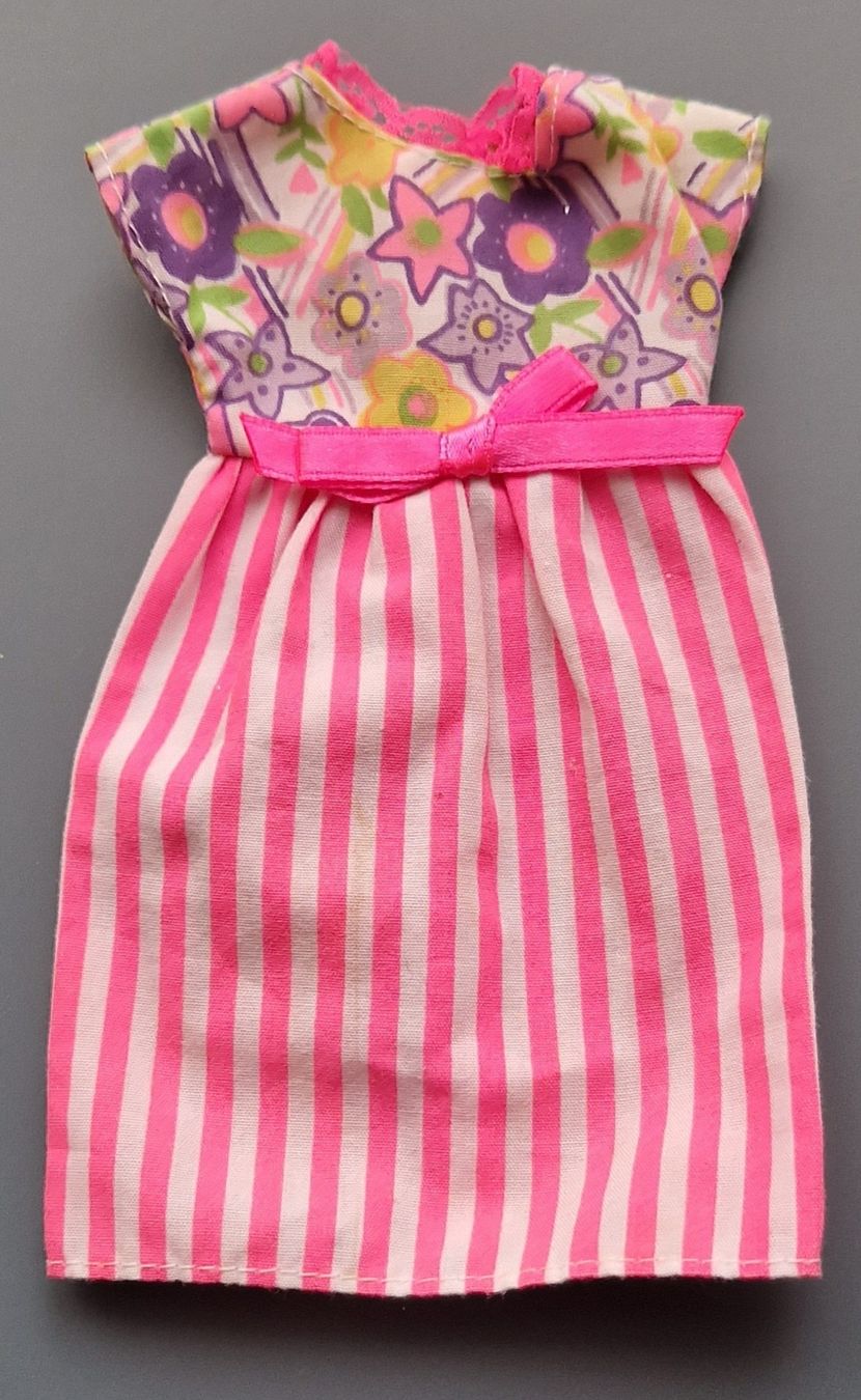 Bambole: Robe pour Barbie – Usato da Couvet venduto da Pioune