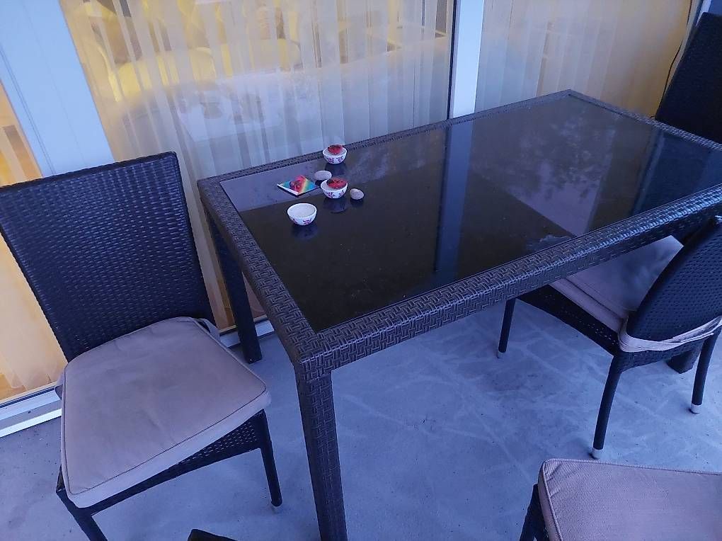 Set de table et chaises: Gartenmöbel – D'occasion à Solothurn par maevren 3