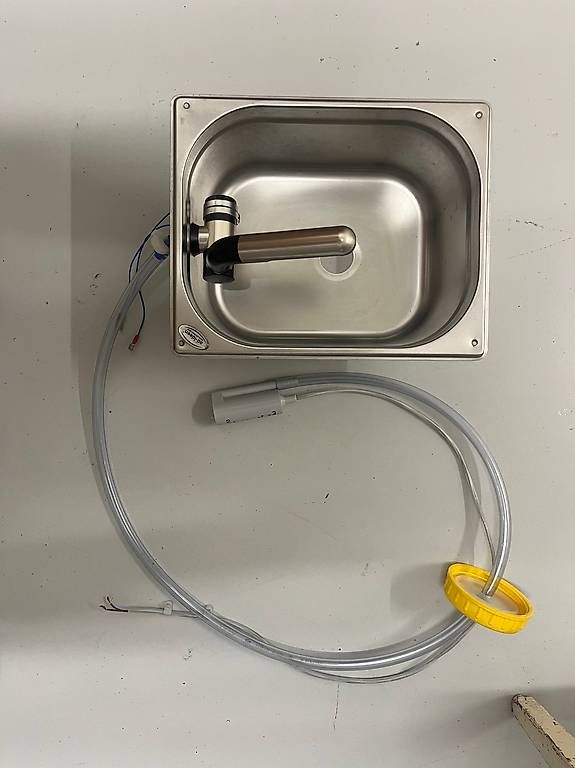 Spülbecken & Waschbecken: Auto Waschbecken – Gebraucht aus Haldenstein von Lusa1942