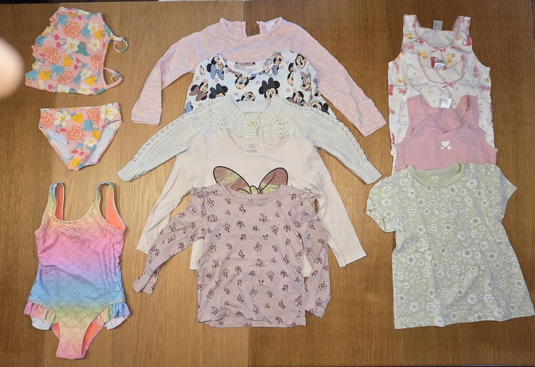 Lotti & Set di vestiti: Mädchen Kleiderpaket Grösse 98/104 – Usato da Scherz venduto da Vogue05 1