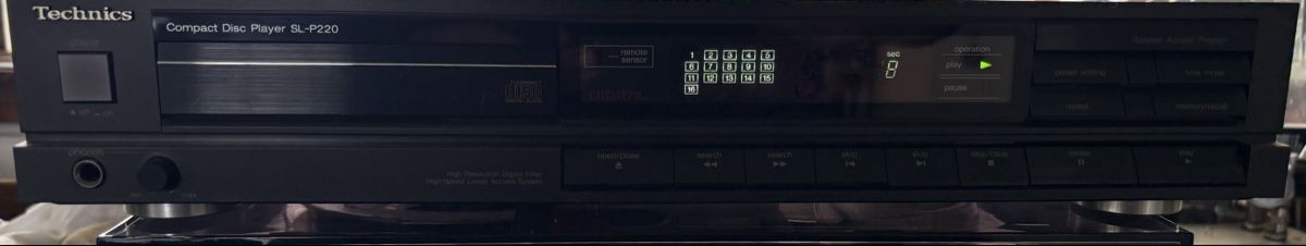 CDs: CD Player Technics SL-P220 – Gebraucht aus Grenchen von typ4