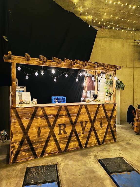 Equipement de magasin & Foires: Bartheke / Bar aus Holz zu verkaufen oder vermieten – D'occasion à Ranflüh par Gust8 3