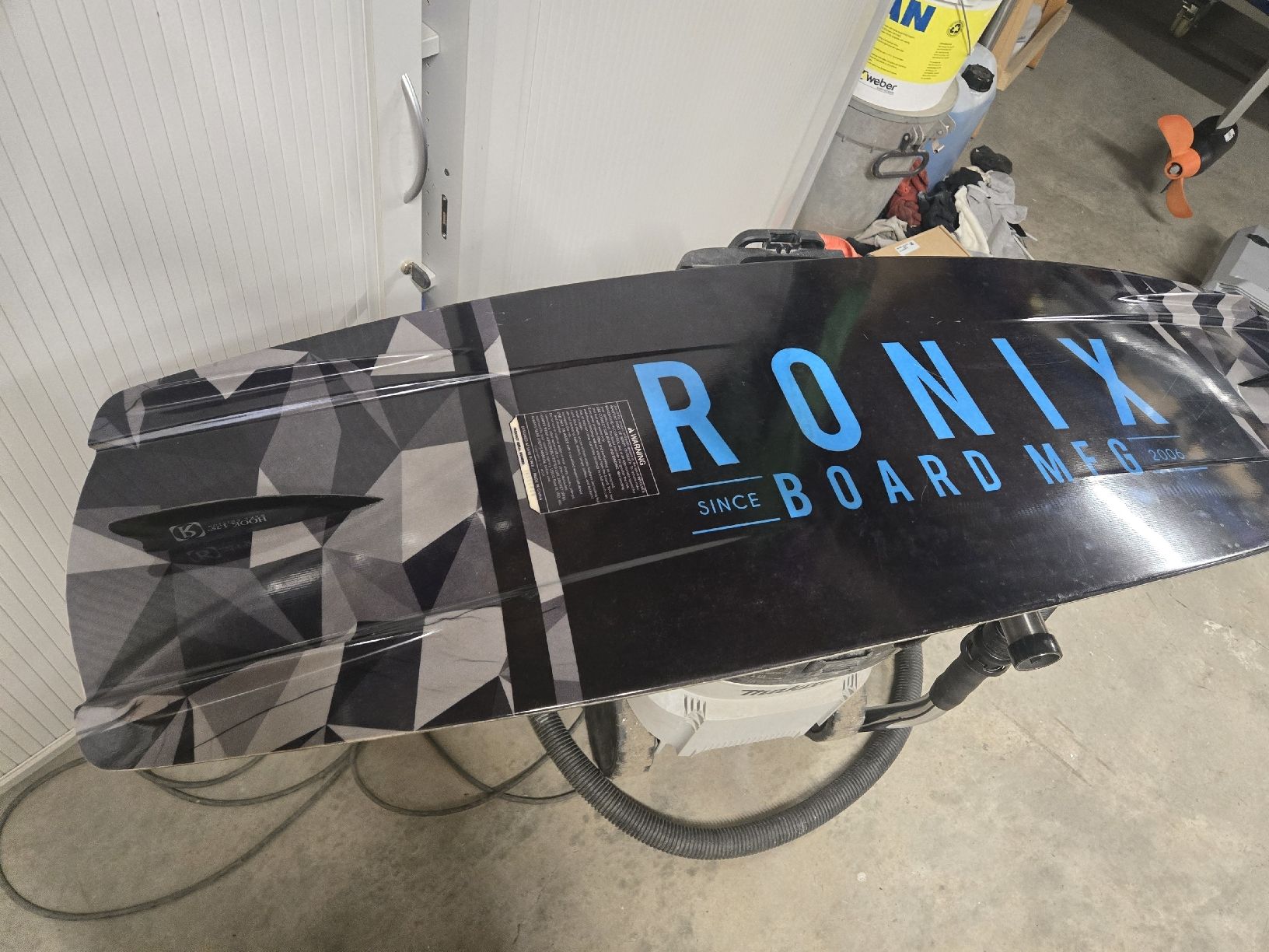 Ronix Planches de surf: Wakeboard Ronix "The One" 139 cm mit Bindung – D'occasion à Gutenburg par shinobi0072 2