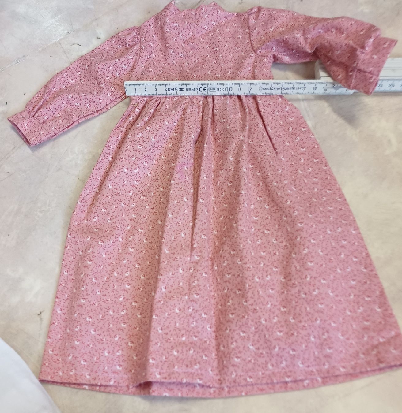 Bambole: Puppenkleid – Usato da Merenschwand venduto da Brockinell 3