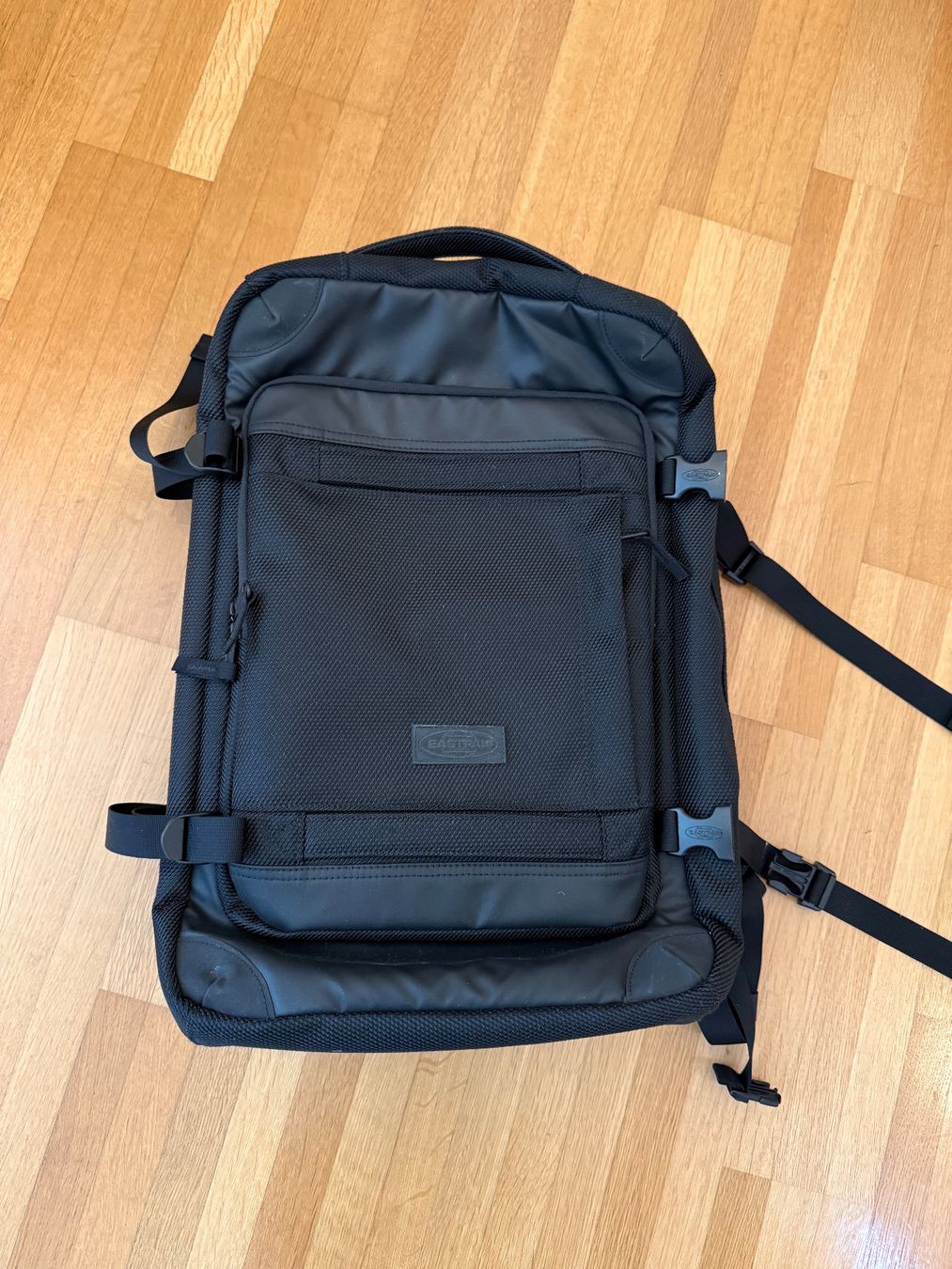 Eastpak Sacs à dos: Praktischer Reiserucksack – D'occasion à Herrliberg par jet_ch9v