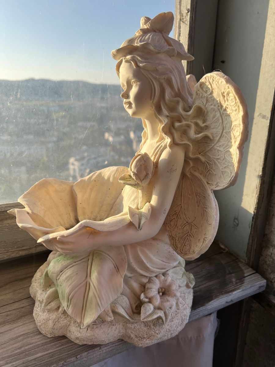 Figuren: Dekofigur Fee mit Blume cremfarben. – Gebraucht aus Oftringen von Nashorn_rn2c 2