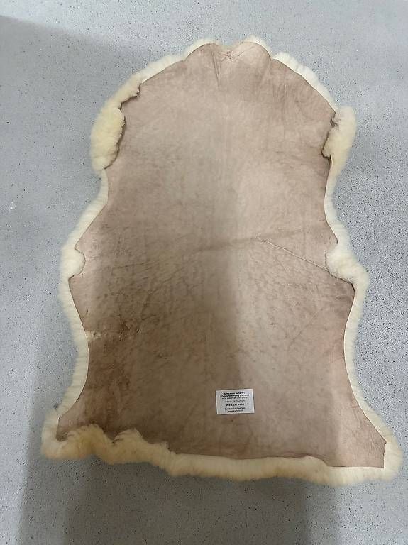 Couvertures: Lammfell – D'occasion à Reinach BL par Vale1712 1