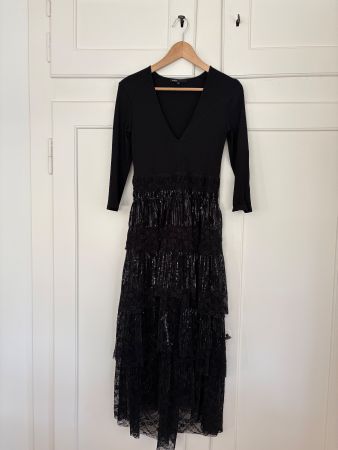 Maje Kleid schwarz Pailletten festlich Gr. 38 neuwertig