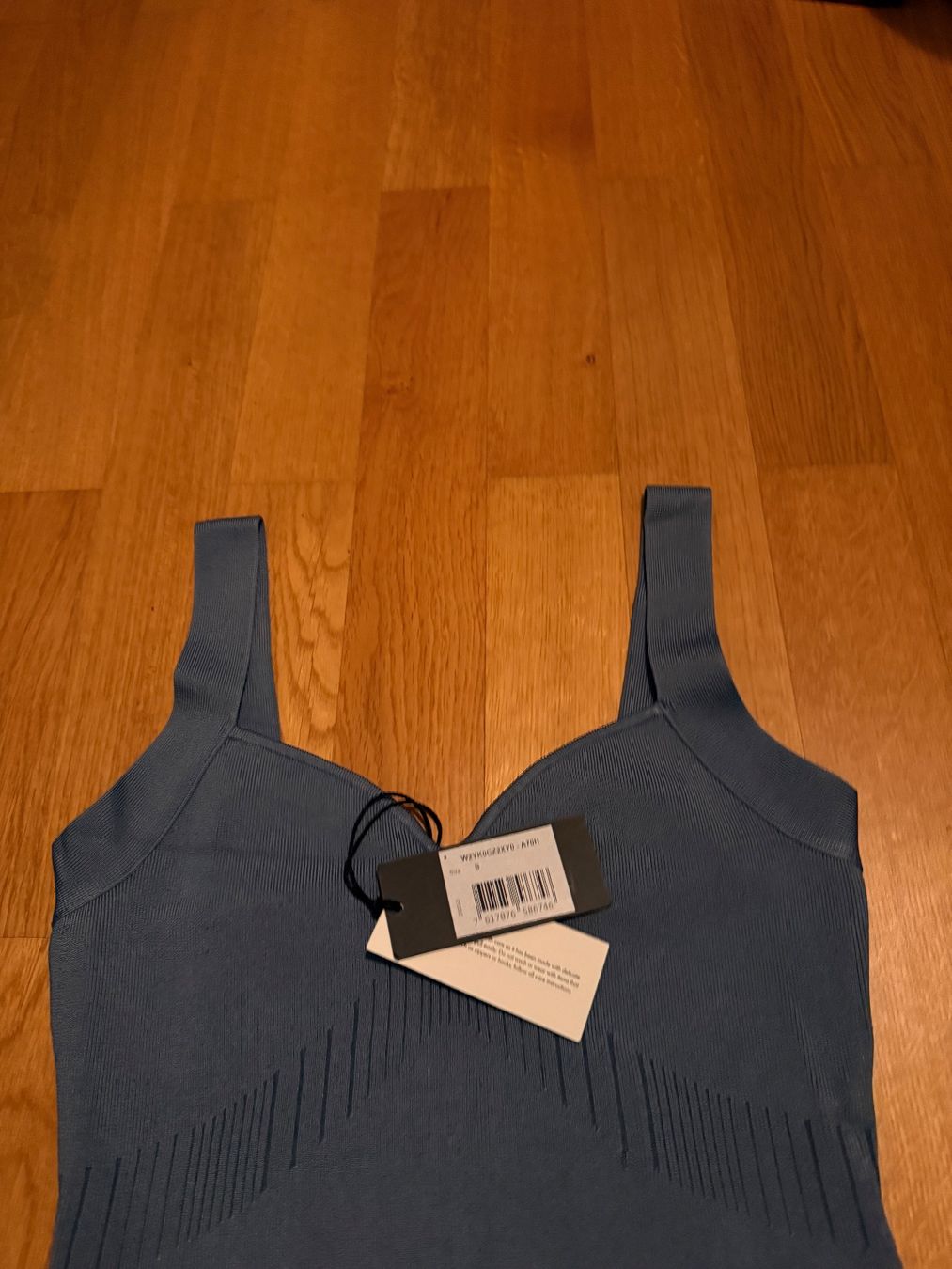 Guess Vestiti: Ganz neues Kleid von Guess – Nuovo (secondo la descrizione) da Pratteln venduto da Claudi66 1