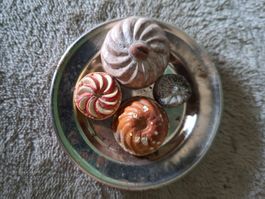 Süsse, sehr alte Torten & Kuchen, Handarbeit fürs Puppenhaus