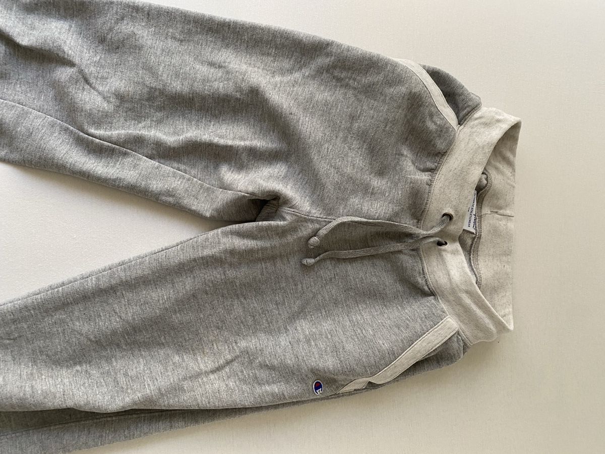 Champion Pantaloni: Champion Jogginghose Grau – Usato da Zürich venduto da yae56