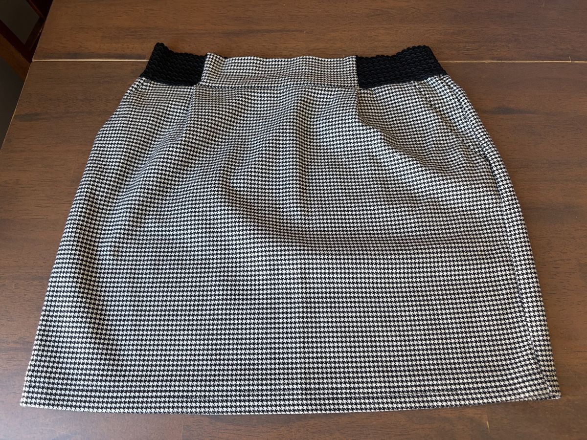 Nafnaf Gonne: Naf Naf Houndstooth Mini Skirt Size 38 – Usato da Nyon venduto da Deb_D39