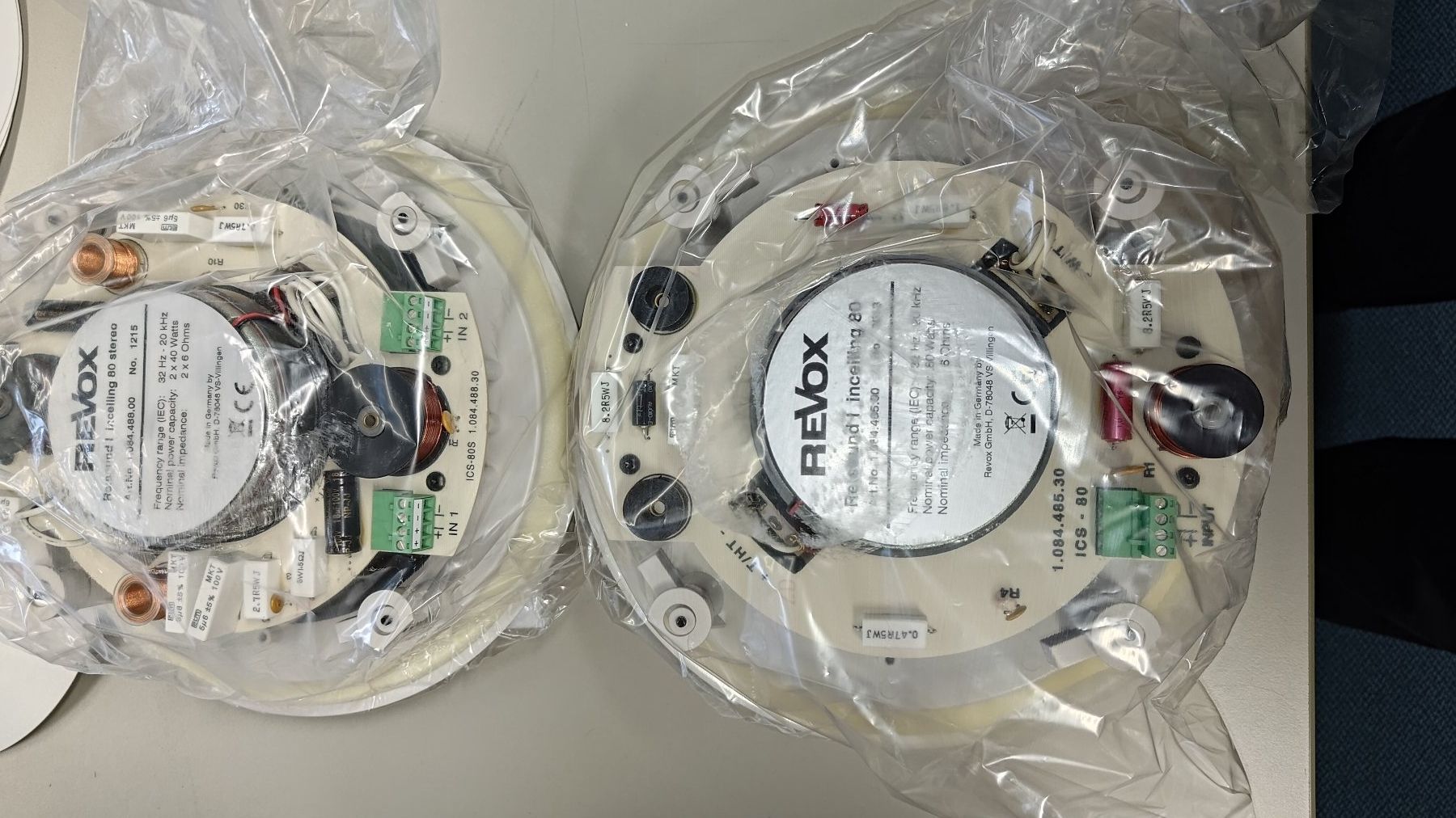 Revox Casse acustiche: Revox Einbaulautsprecher Inceiling 80 + Inceiling 80 Stereo – Nuovo (secondo la descrizione) da Unterägeri venduto da sumatronic