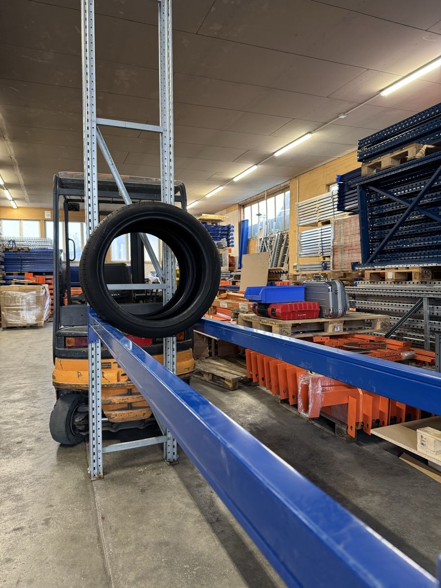 Scaffali: Top Pneuregal, neuwertig! – Usato da Bazenheid venduto da Sebi9602 2