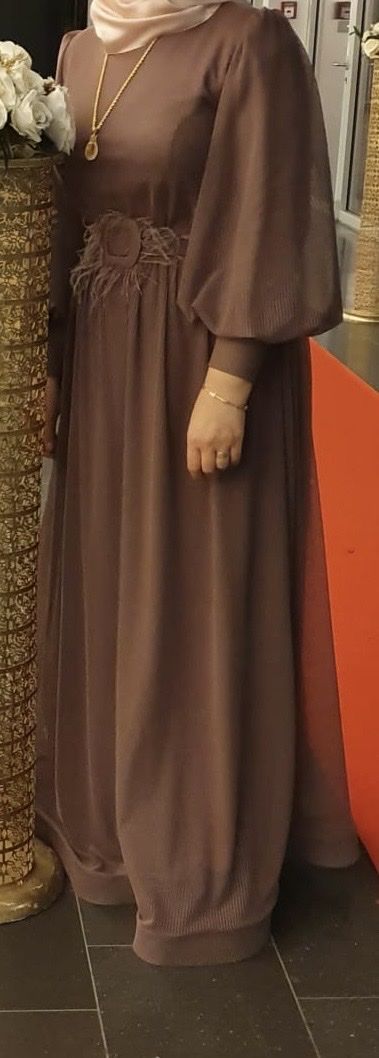 Kleider: Langes Abendkleid, Grösse 42 – Gebraucht aus Kreuzlingen von goe_8zvl