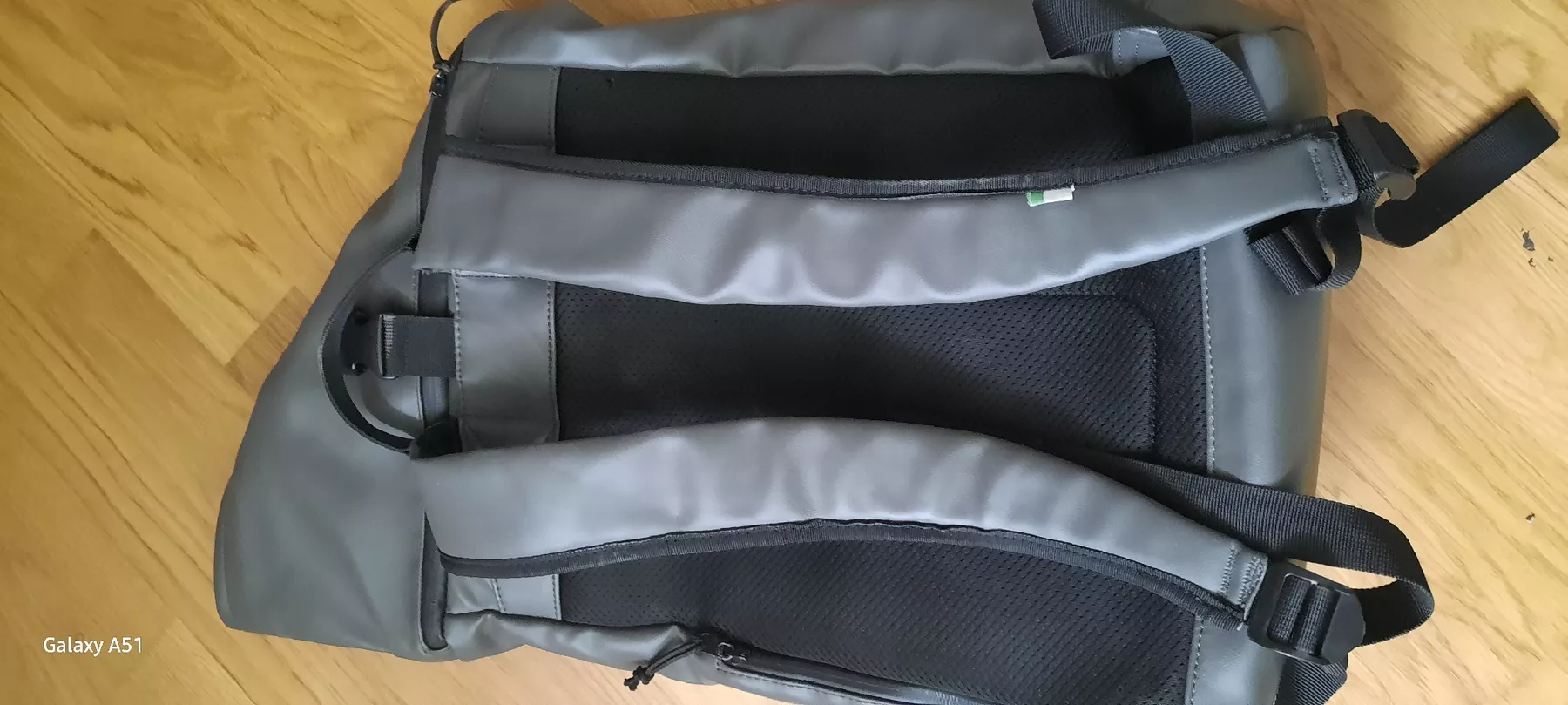 Zwei Zaini: ZWEI Rucksack grau  – Usato da Wädenswil venduto da H2H_Secondhandshop 6