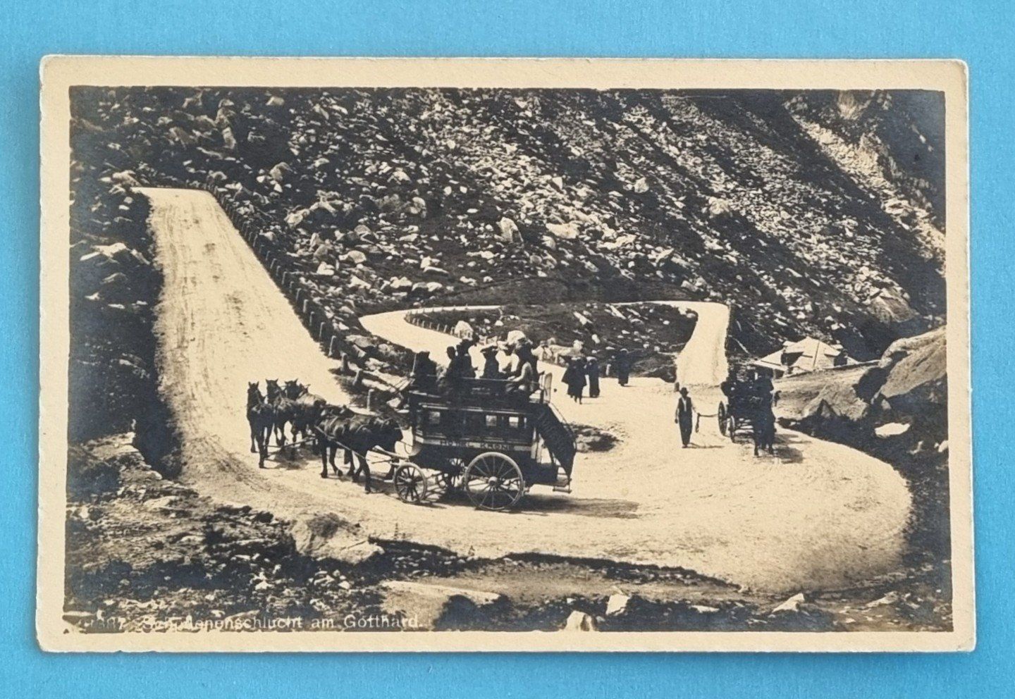 Cartoline postali: Gotthard - Kutsche auf der Passtrasse – Usato da Rothrist venduto da RROENK