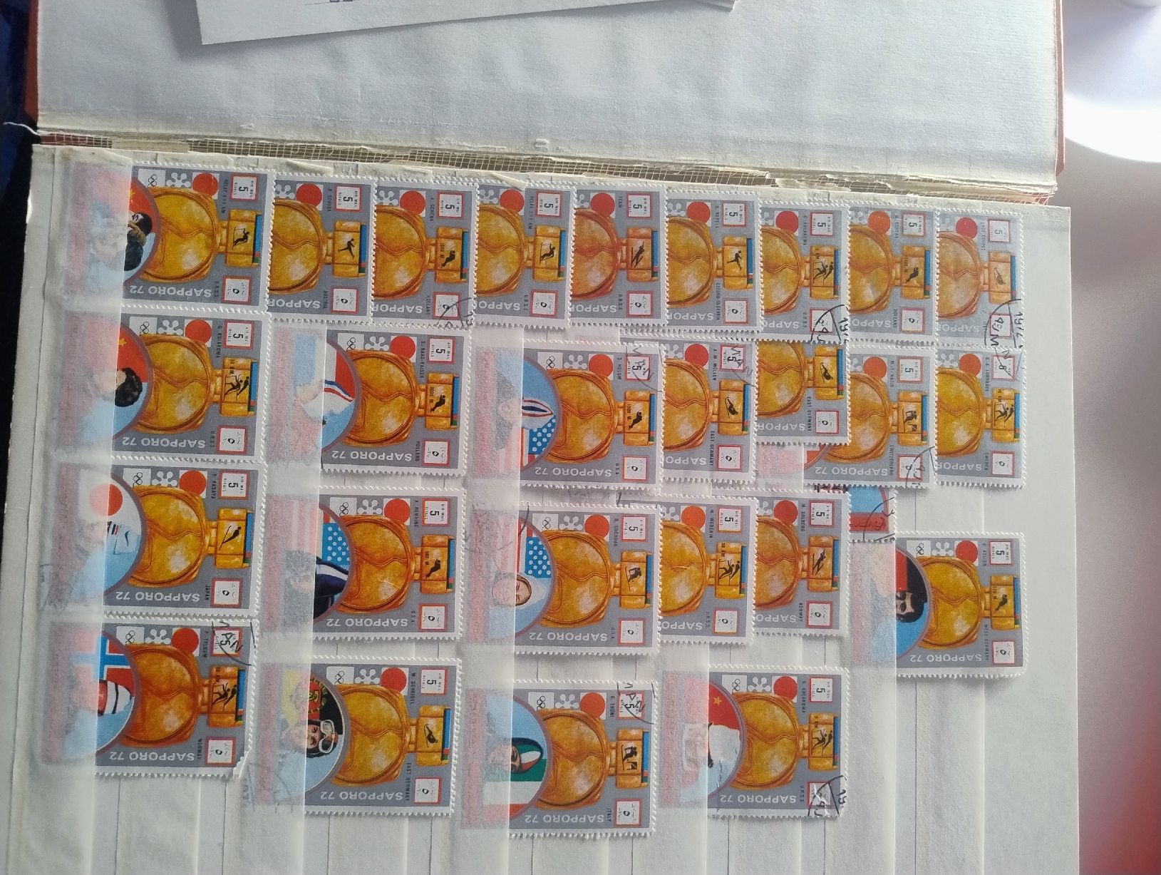 Tous les timbres: Lot de timbres post – D'occasion à Martigny par jul_7s5x 7