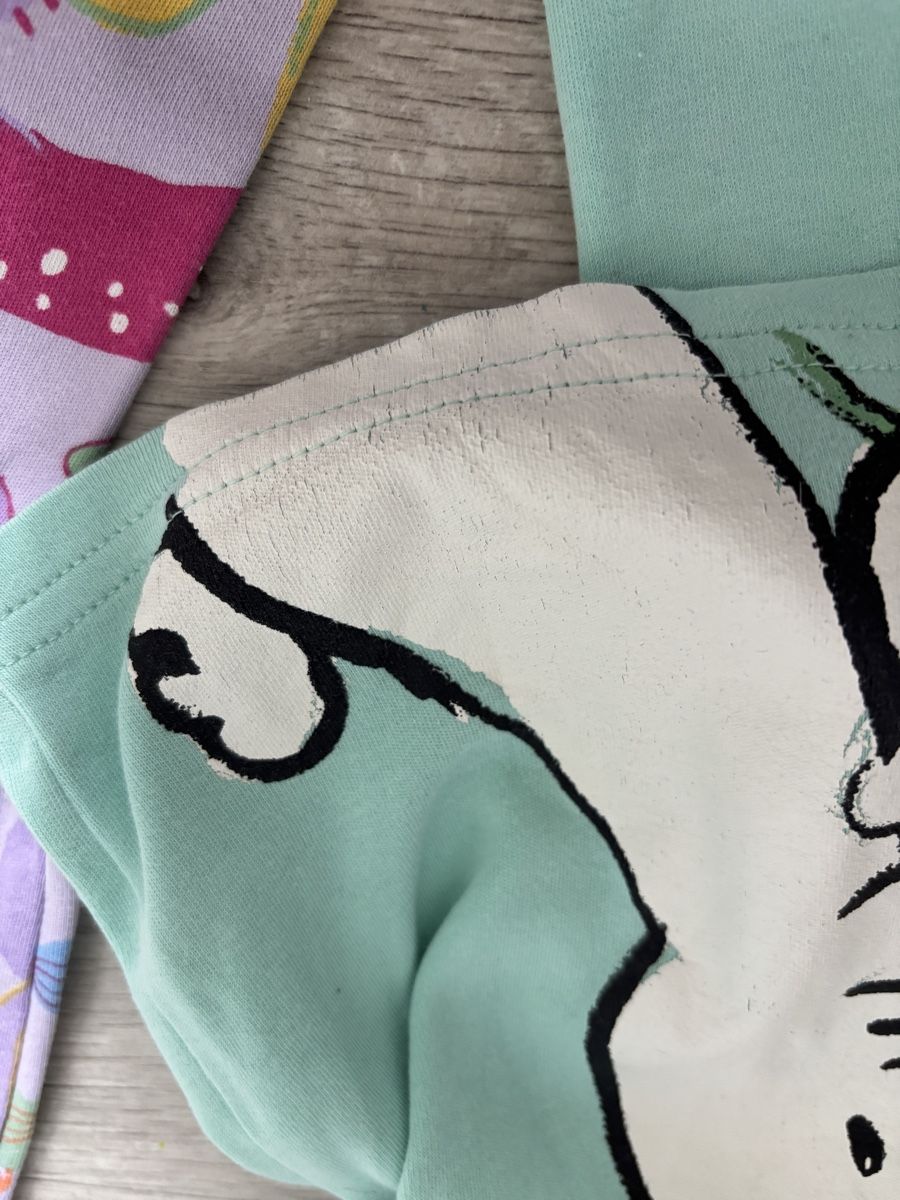 Ensembles coordonnés: Kleiderpaket Mädchen, 3 Pyjama & 1 Pulli, Gr. 134 – D'occasion à Erlinsbach SO par flick20 8