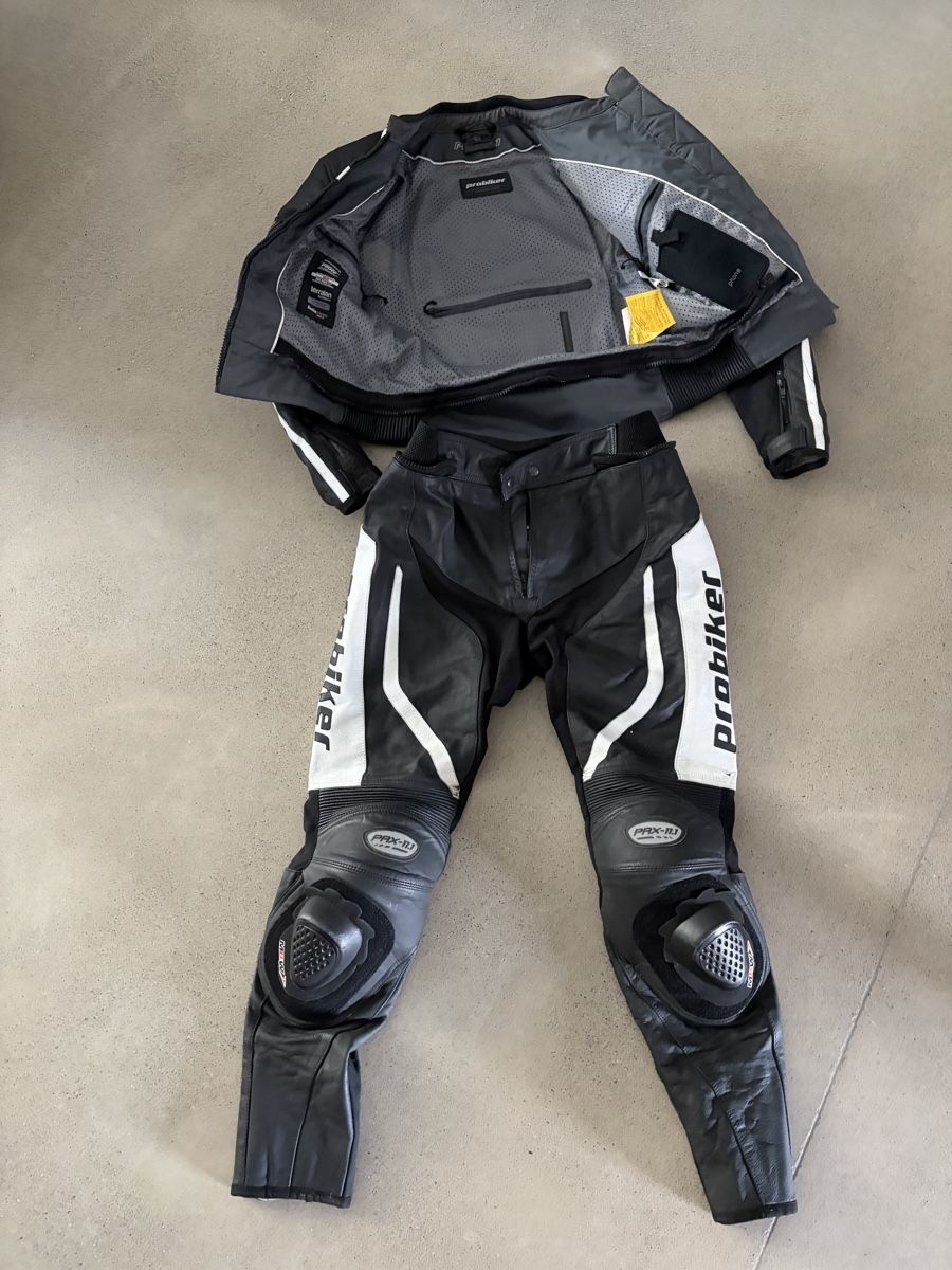 Lotti di vestiti: Motorrad Lederkombi Probiker inkl. Stiefel – Usato da Frauenfeld venduto da corsa1893 1