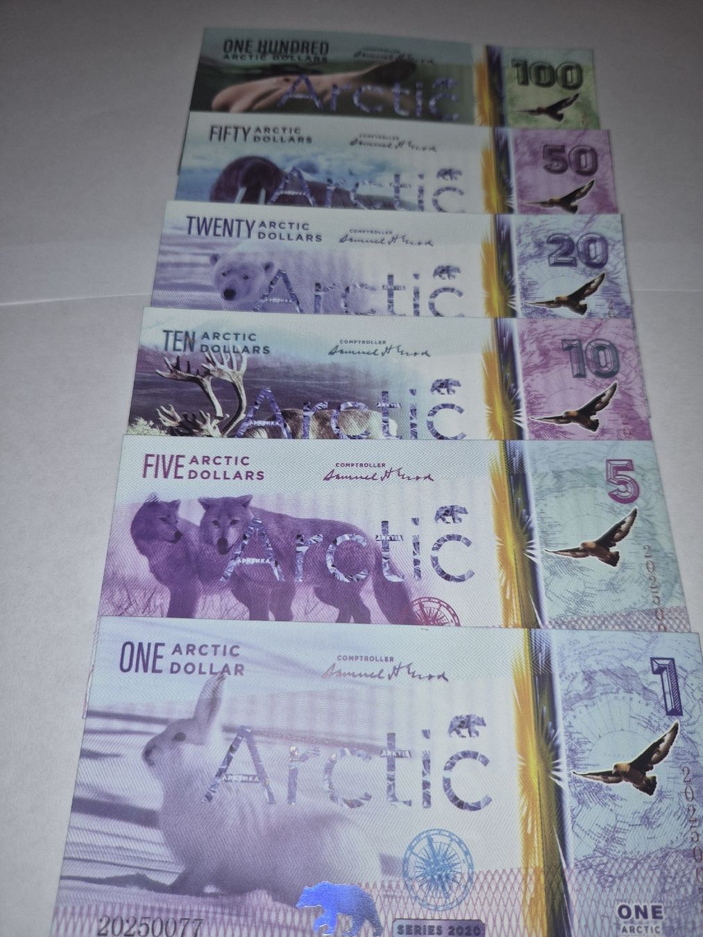 Billets de banque: Lots de 6 Billets commémoratifs animaux Arctic – Neuf (Voir description) à Senèdes par hen_fw8b