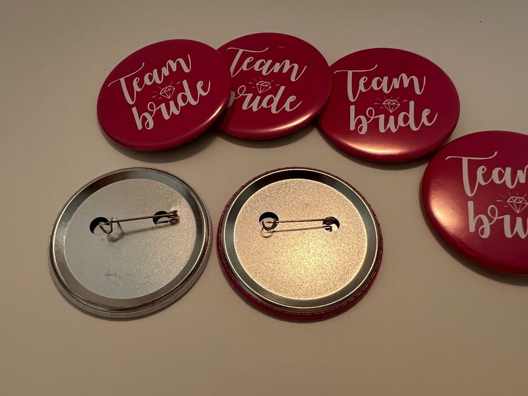 Broschen & Nadeln: Pin Bride & Team Bride Anstecker Polter Junggesellinnen – Neu und originalverpackt aus Vaduz von NotNeeded 5